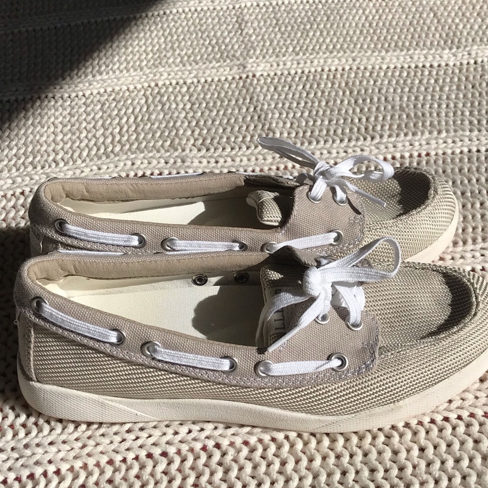 LL Bean women’s boat shoe size 8 like new